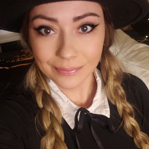 Meet your Posher, Chasity - Picture 2 of 4